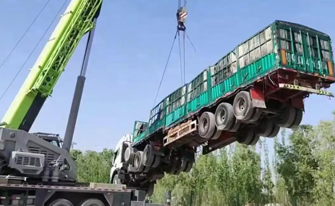 青山湖区道路脱困救援案例